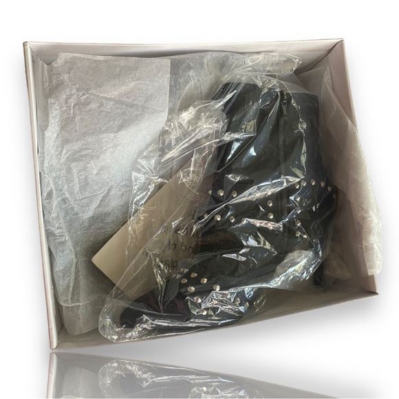 🆕 NIB Boston Design Studio Black with Silver Studs Heeled Ankle Boots - Picture 4 of 5